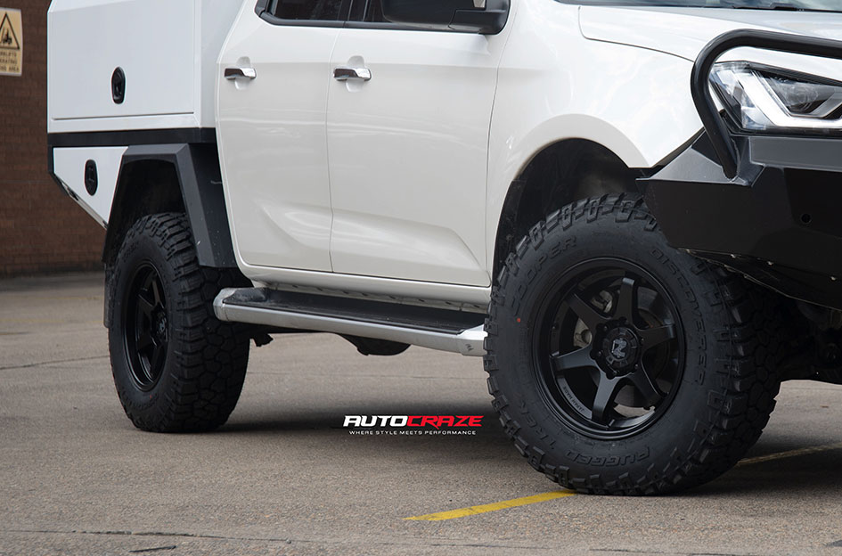 ISUZU DMAX NOMAD PROSECUTOR MATTE BLACK