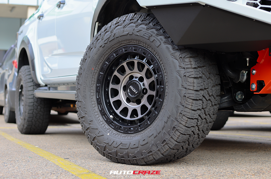 ISUZU DMAX ROH ASSAULT MATT BLACK WITH BLACK BOLTS AND GRAPHITE FACE