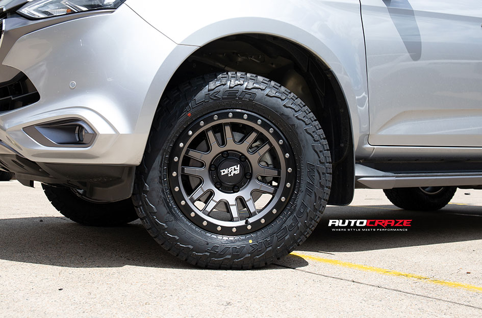 ISUZU MUX DIRTY LIFE CANYON PRO SATIN GRAPHITE 