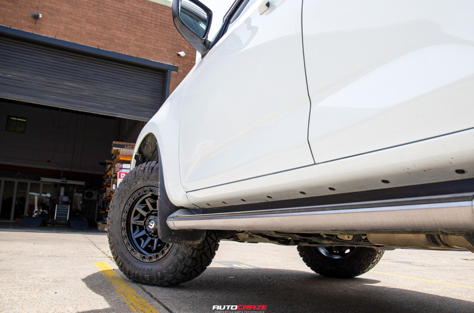 ISUZU MUX FUEL COVERT MATTE BLACK
