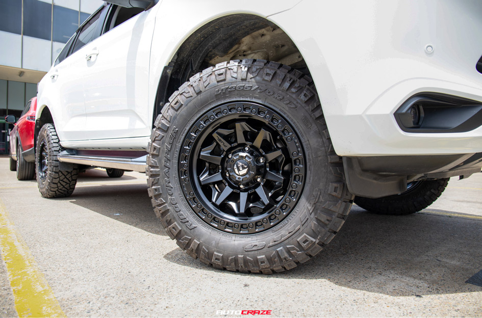 ISUZU MUX FUEL COVERT MATTE BLACK