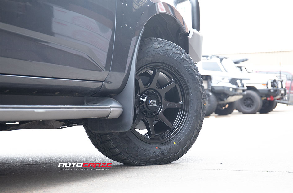 ISUZU MUX KING GRAPPLER SATIN BLACK