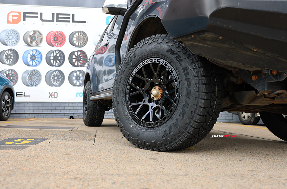 ISUZU MUH ROH CRAWLER MATT BLACK