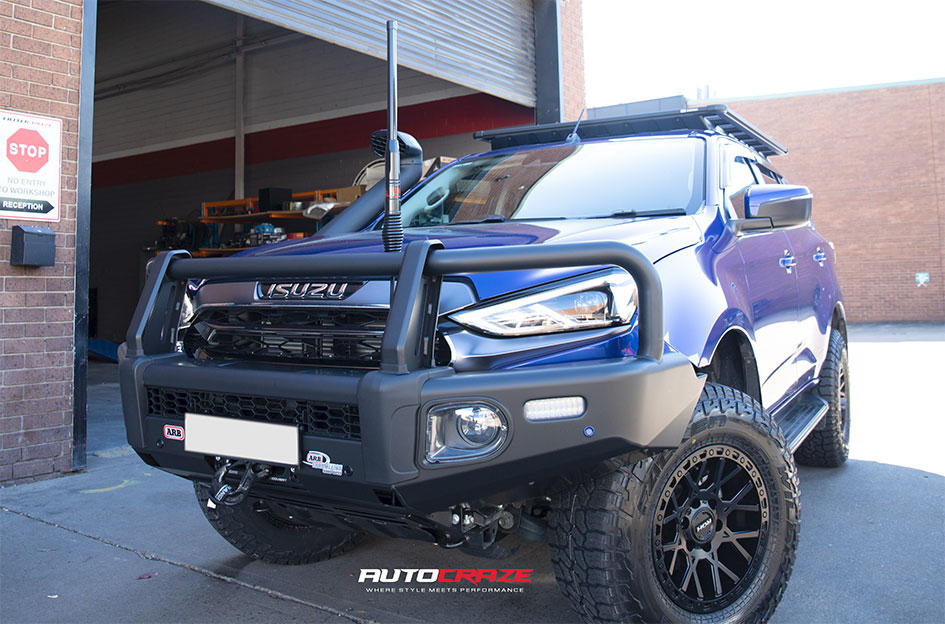 ISUZU MUX ROH CRAWLER MATT BLACK 