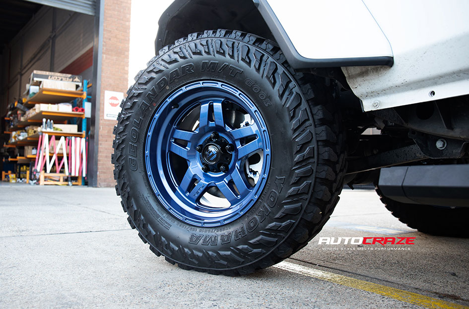 JEEP GLADIATOR FUEL OXIDE DARK BLUE