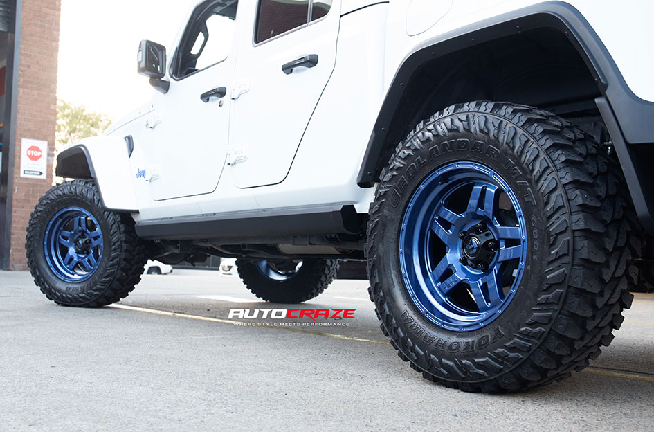 JEEP GLADIATOR FUEL OXIDE DARK BLUE