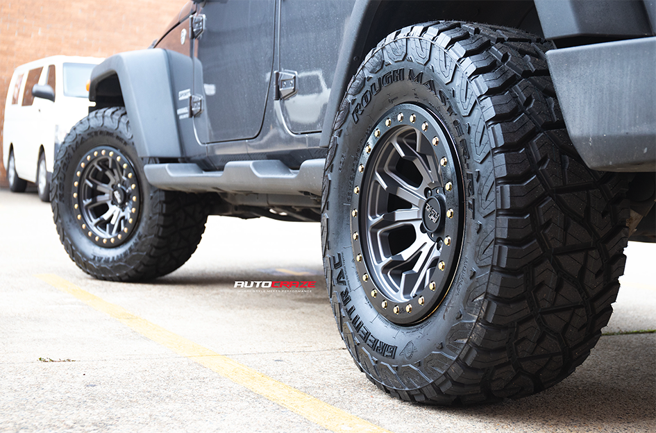 JEEP WRANGLER DIRTY LIFE DT1 SATIN GRAPHITE BLACK LIP