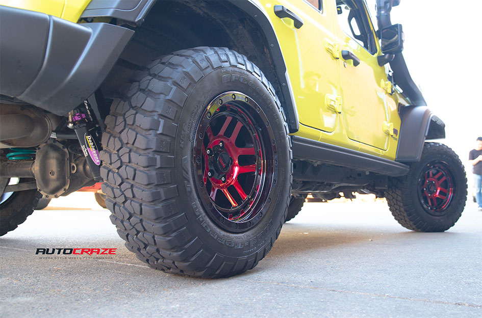 JEEP WRANGLER KMC RECON GLOSS BLACK MACHINED RED TINT