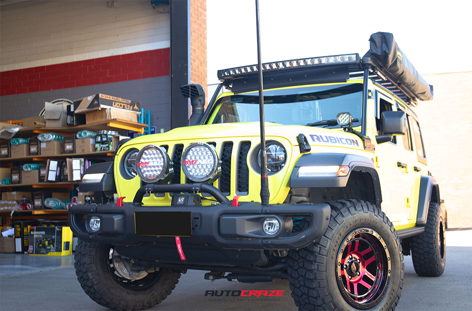 JEEP WRANGLER KMC RECON GLOSS BLACK MACHINED RED TINT