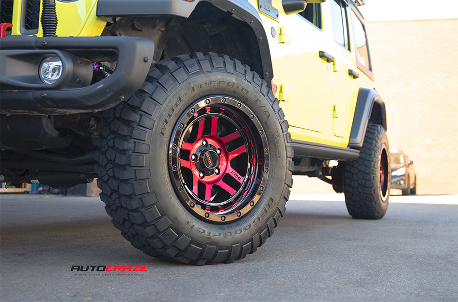 JEEP WRANGLER KMC RECON GLOSS BLACK MACHINED RED TINT