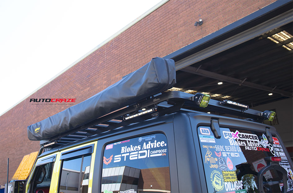 JEEP WRANGLER KMC RECON GLOSS BLACK MACHINED RED TINT