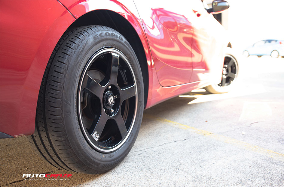KIA CERATO MOTEGI MR116 GLOSS BLACK MACHINED STRIPE