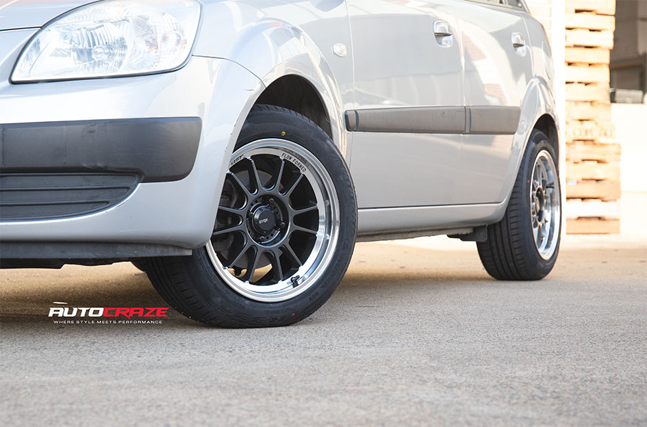 KIA RIO KONIG HYPERGRAM METALLIC CARBON W/MACHINED LIP