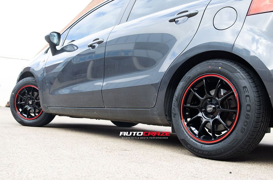 KIA RIO SSW LAGUNA SECA GLOSS BLACK RED LIP 
