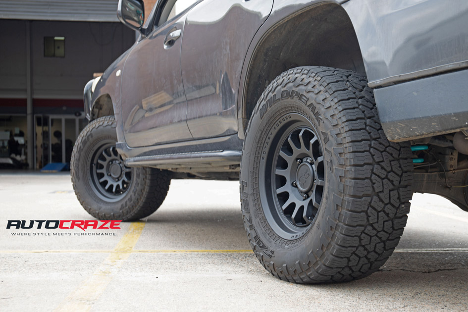 Toyota Landcruiser 200 Series Black Rhino Rapid Wheels