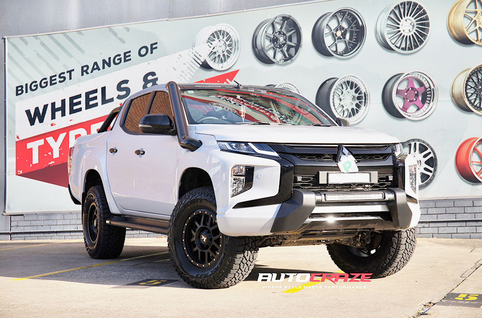 Mitsubishi Triton King Tremor Satin Black