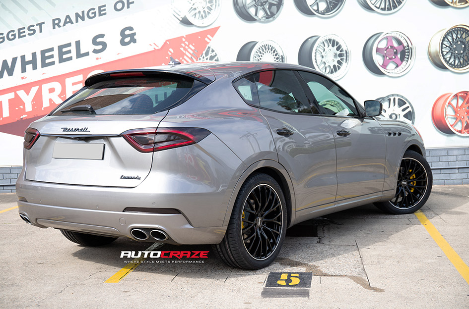 MASERATI LEVANTE ADVANTI CAESAR GLOSS BLACK 
