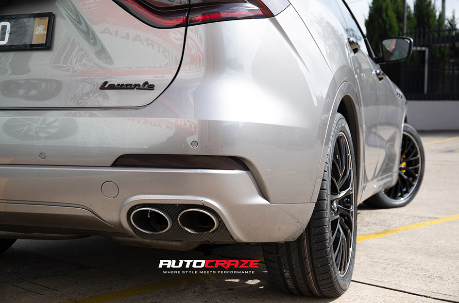 MASERATI LEVANTE ADVANTI CAESAR GLOSS BLACK 