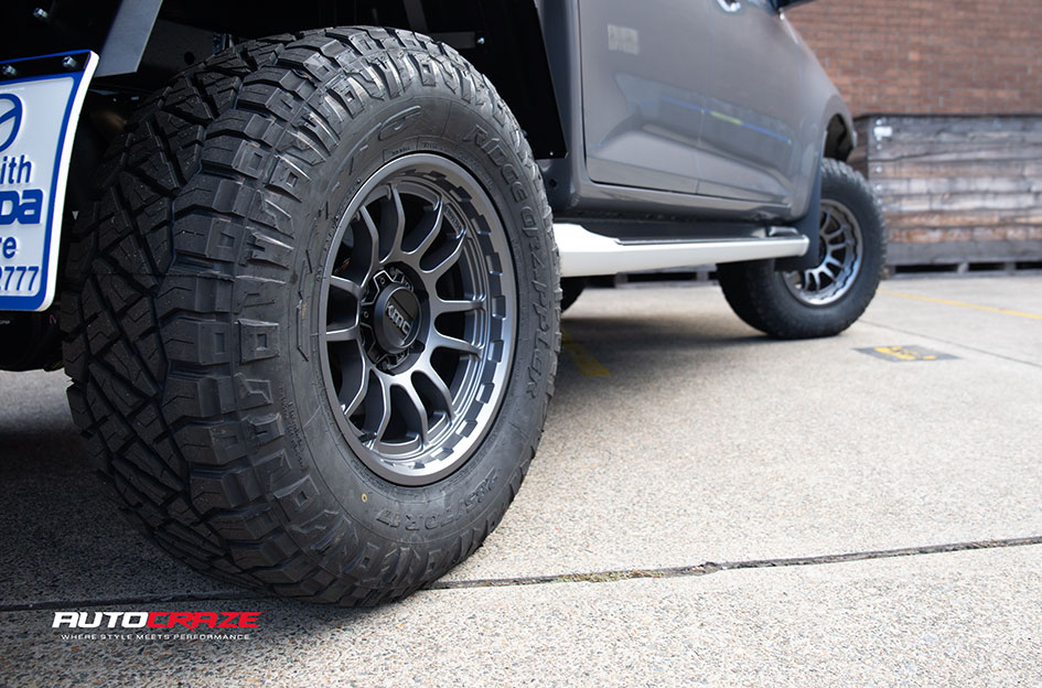 MAZDA BT-50 KMC WRATH MATTE ANTHRACITE 