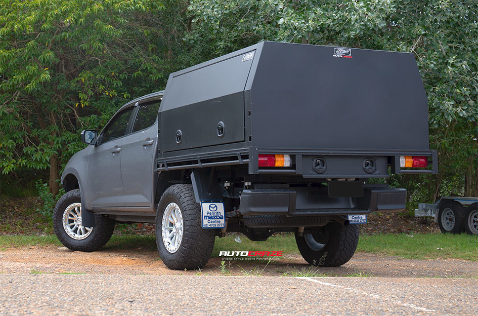 MAZDA BT-50 NOMAD N133 SILVER MACHINED FACE