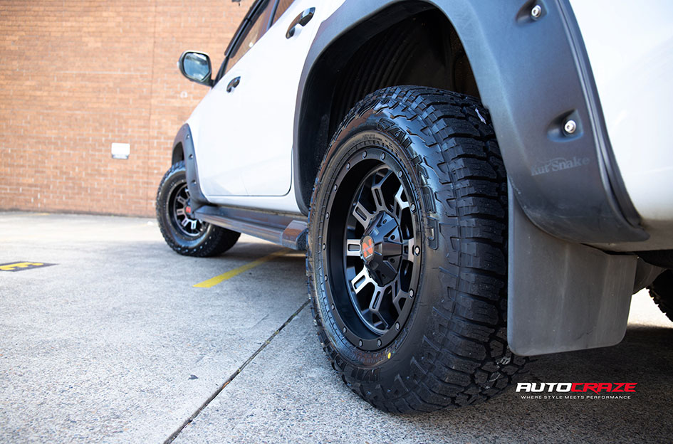 MITSUBISHI TRITON NOMAD RAMAZAN MATTE BLACK TINTED FACE