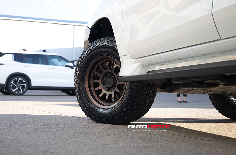 MITSUBISHI PAJERO SPORT BLACK RHINO RAPID BRONZE 