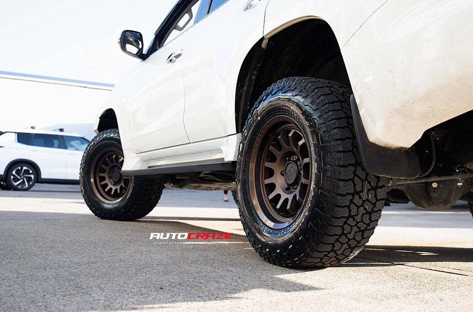 MITSUBISHI PAJERO SPORT BLACK RHINO RAPID BRONZE 