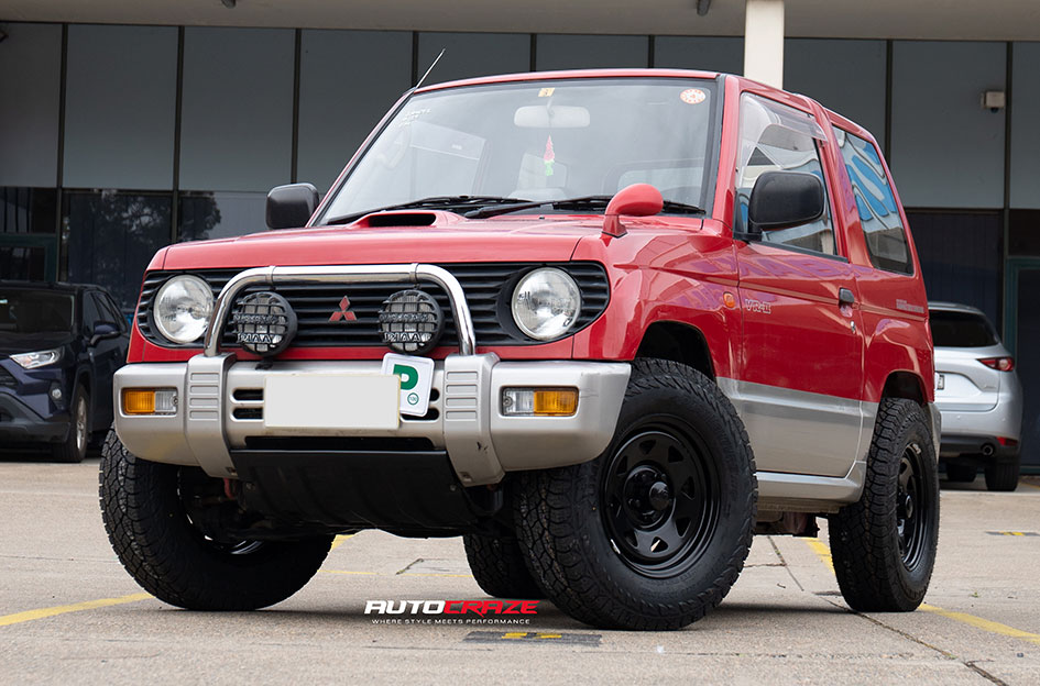 MITSUBISHI PAJERO MINI KING TERRA BLACK