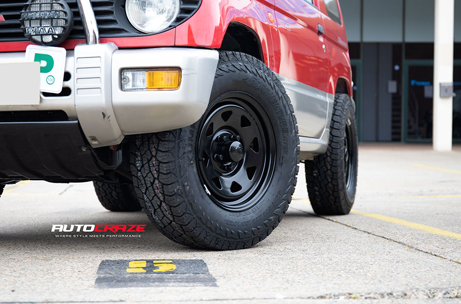 MITSUBISHI PAJERO MINI KING TERRA BLACK