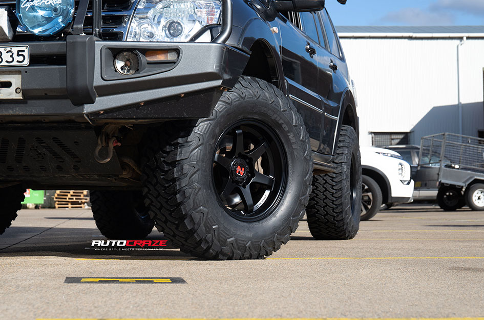 MITSUBISHI PAJERO NOMAD PROSECUTOR MATTE BLACK