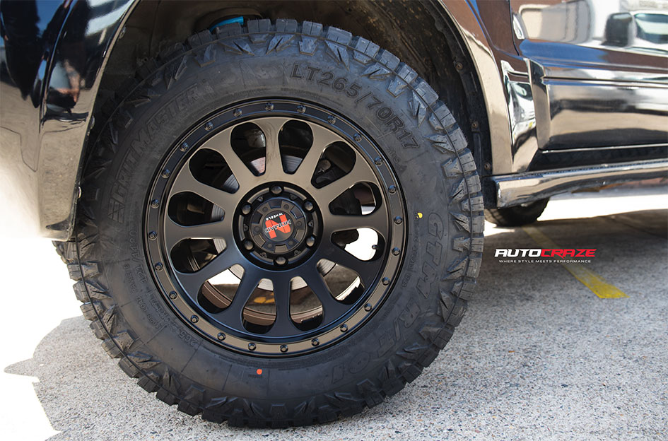 MITSUBISHI PAJERO NOMAD VICTIM MATTE BLACK