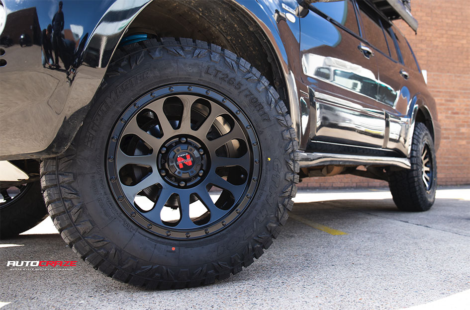 MITSUBISHI PAJERO NOMAD VICTIM MATTE BLACK