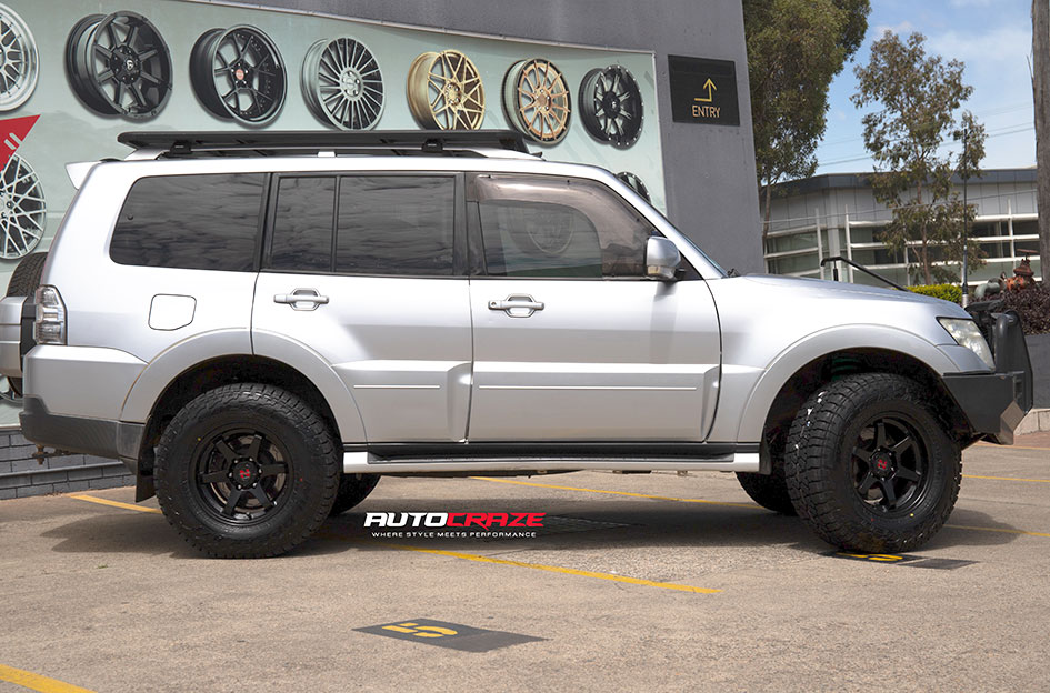 MITSUBISHI PAJERO NOMAD PROSECUTOR MATTE BLACK 