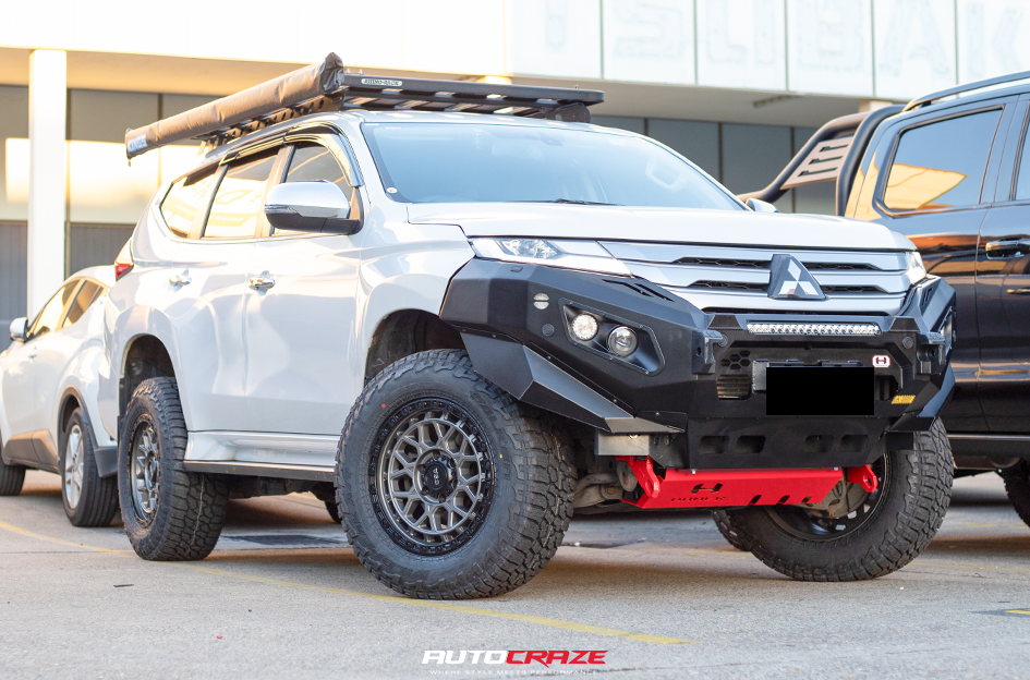 MITSUBISHI PAJERO SPORT CSA THUNDER CSA-X SATIN GRAPHITE BLACK LIP