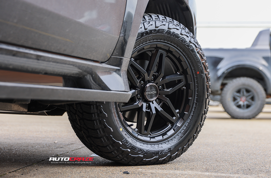 MITSUBISHI PAJERO SPORT NOMAD N232 SATIN BLACK
