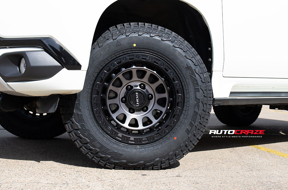 MITSUBISHI PAJERO SPORT ROH ASSAULT MATT BLACK WITH BLACK BOLTS AND GRAPHITE FACE