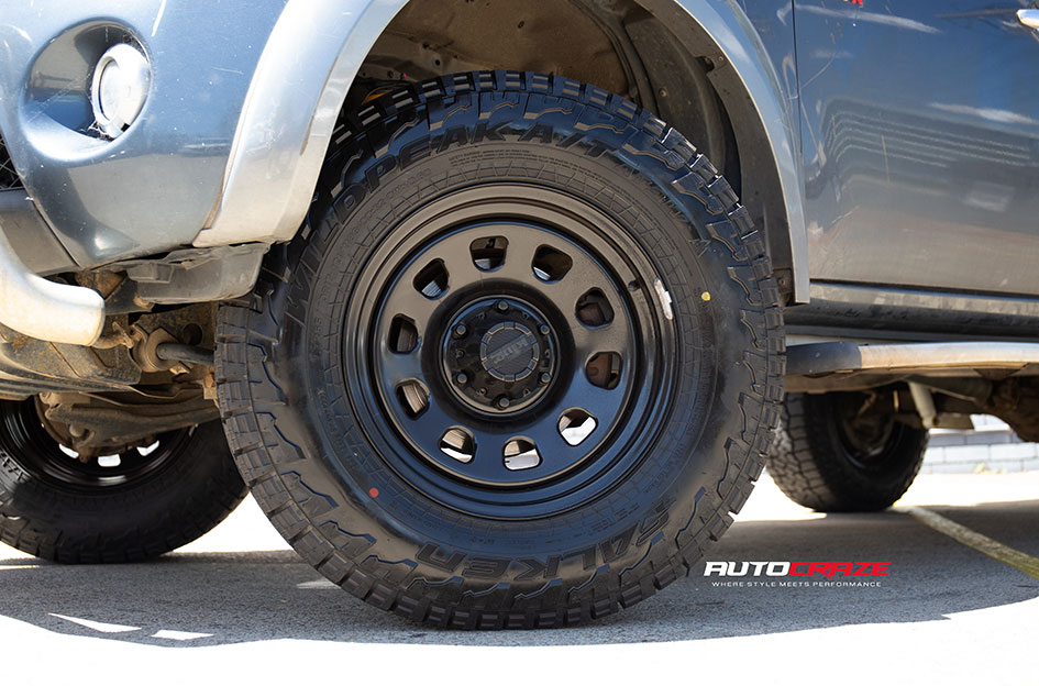 MITSUBISHI TRITON KING D-HOLE BLACK 