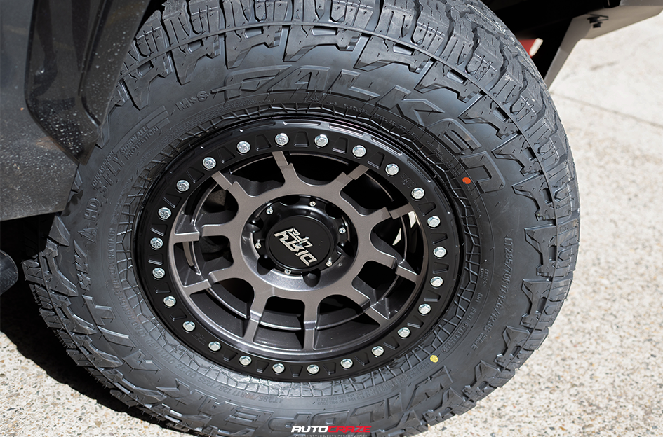 MITSUBISHI TRITON DIRTY LIFE DT-4 GLOSS METALLIC GRAPHITE