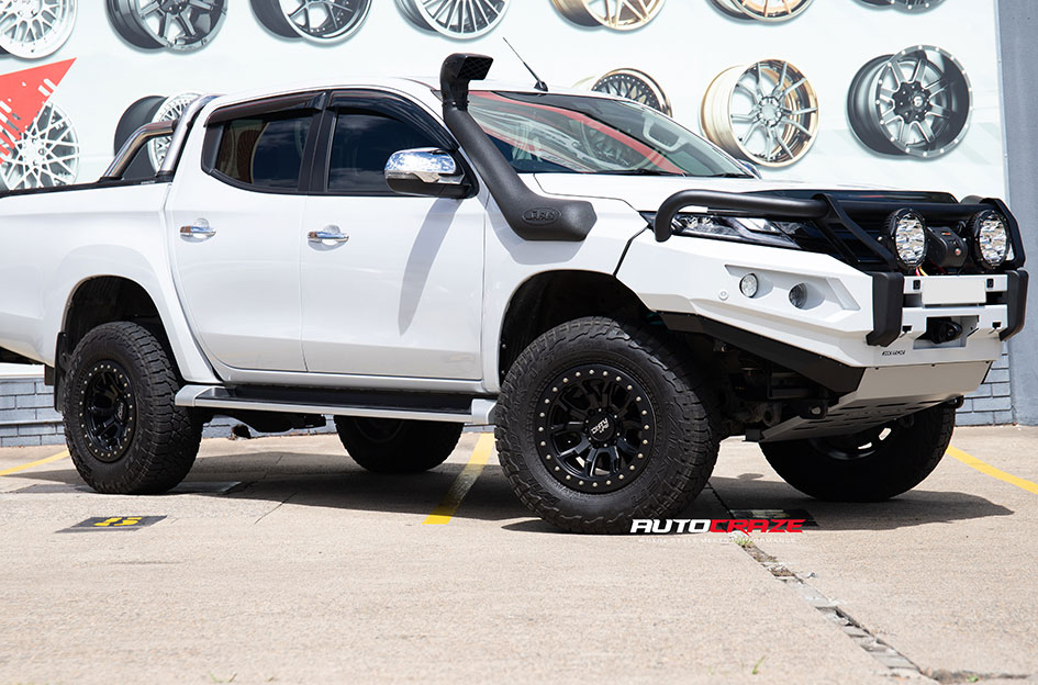MITSUBISHI TRITON DIRTY LIFE DT1 MATTE BLACK