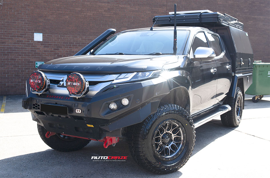 MITSUBISHI TRITON FUEL SURGE GLOSS BLACK GRAY TINT