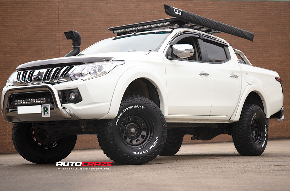 MITSUBISHI TRITON KING D-HOLE BLACK 