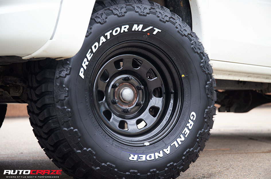 MITSUBISHI TRITON KING D-HOLE BLACK 