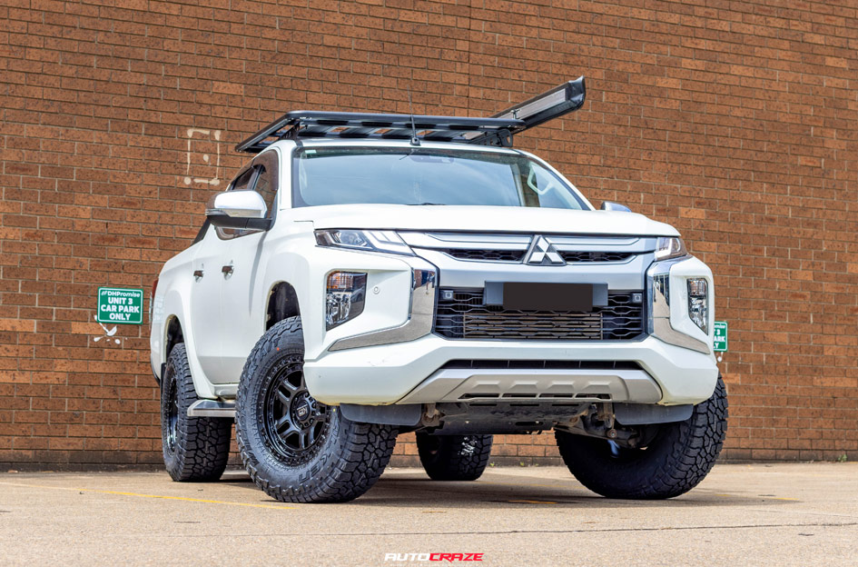 MITSUBISHI TRITON KING BARRETT SATIN BLACK