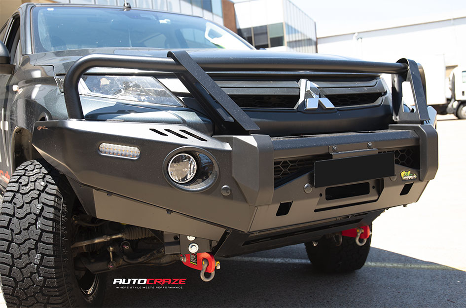MITSUBISHI TRITON NOMAD N133 GLOSS BLACK DARK TINT