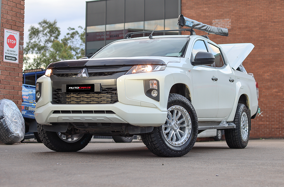 MITSUBISHI TRITON NOMAD N133 SILVER MACHINED FACE