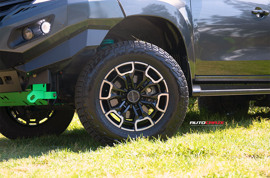 Mitsubishi Triton Nomad N162 Wheels Gloss Black Dark Tint