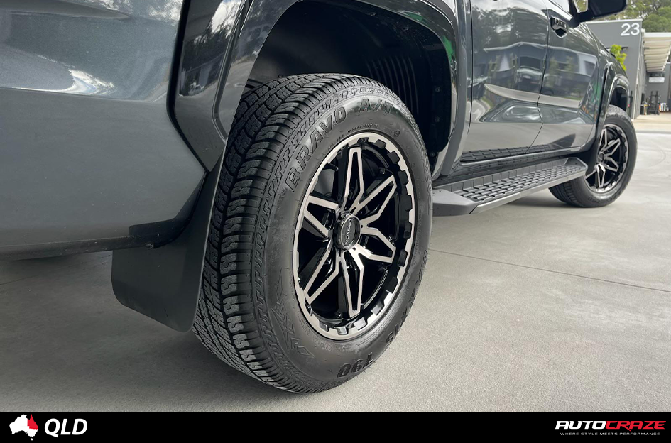 MITSUBISHI TRITON NOMAD N232 GLOSS BLACK DARK TINT