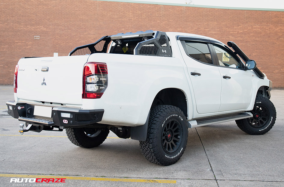 MITSUBISHI TRITON NOMAD VICTIM MATTE BLACK 