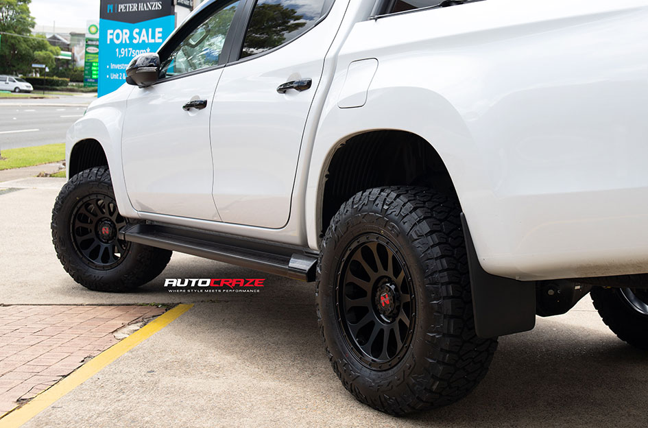 MITSUBISHI TRITON NOMAD VICTIM MATTE BLACK 