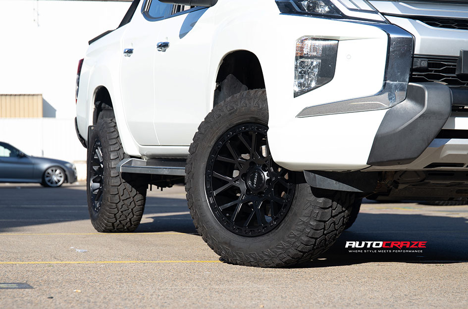MITSUBISHI TRITON ROH CRAWLER MATT BLACK 